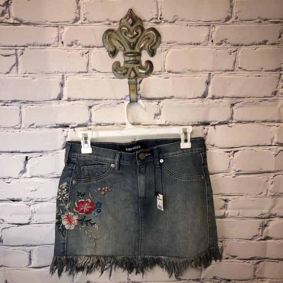 Express floral embroidery Demi mini skirt size 2 - Picture 4 of 8